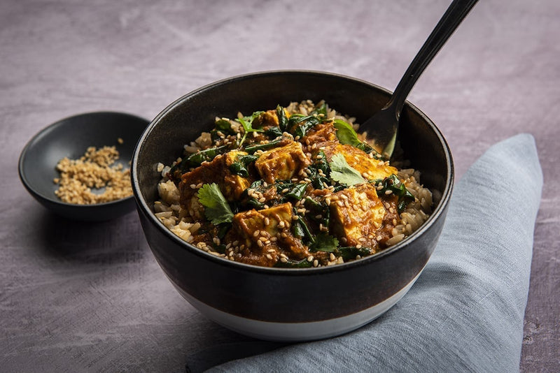 Tikka Masala mit Tempehwürfeln und Spinat, low FODMAP