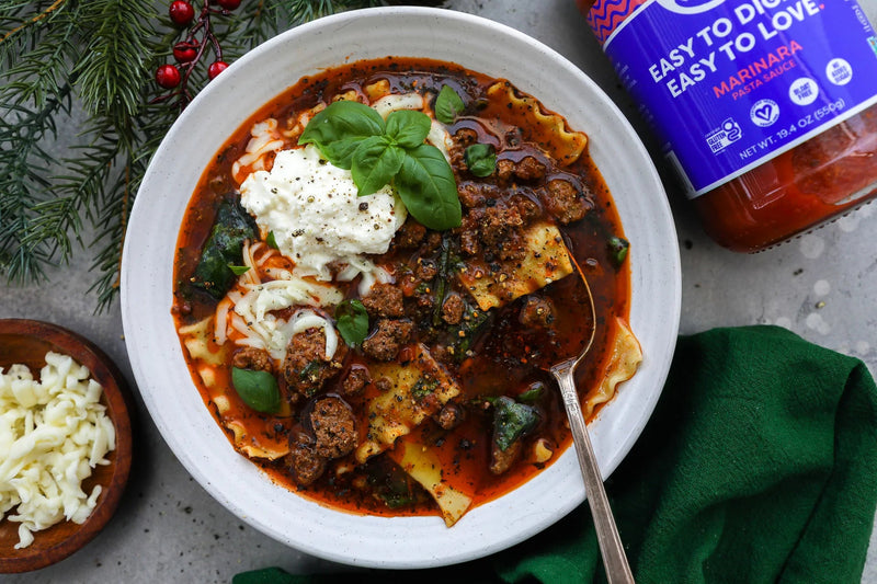 Lasagne-Suppe mit Hackfleisch, Lasagnestücken und Spinat in Tomatenbrühe, low FODMAP
